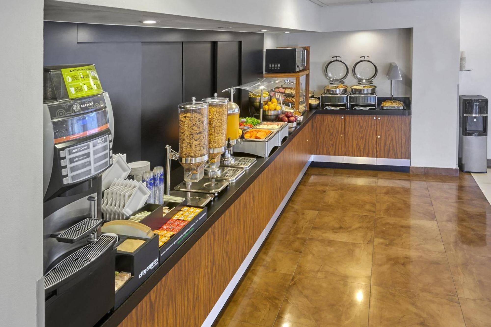 City Express By Marriott Queretaro Jurica Екстериор снимка
